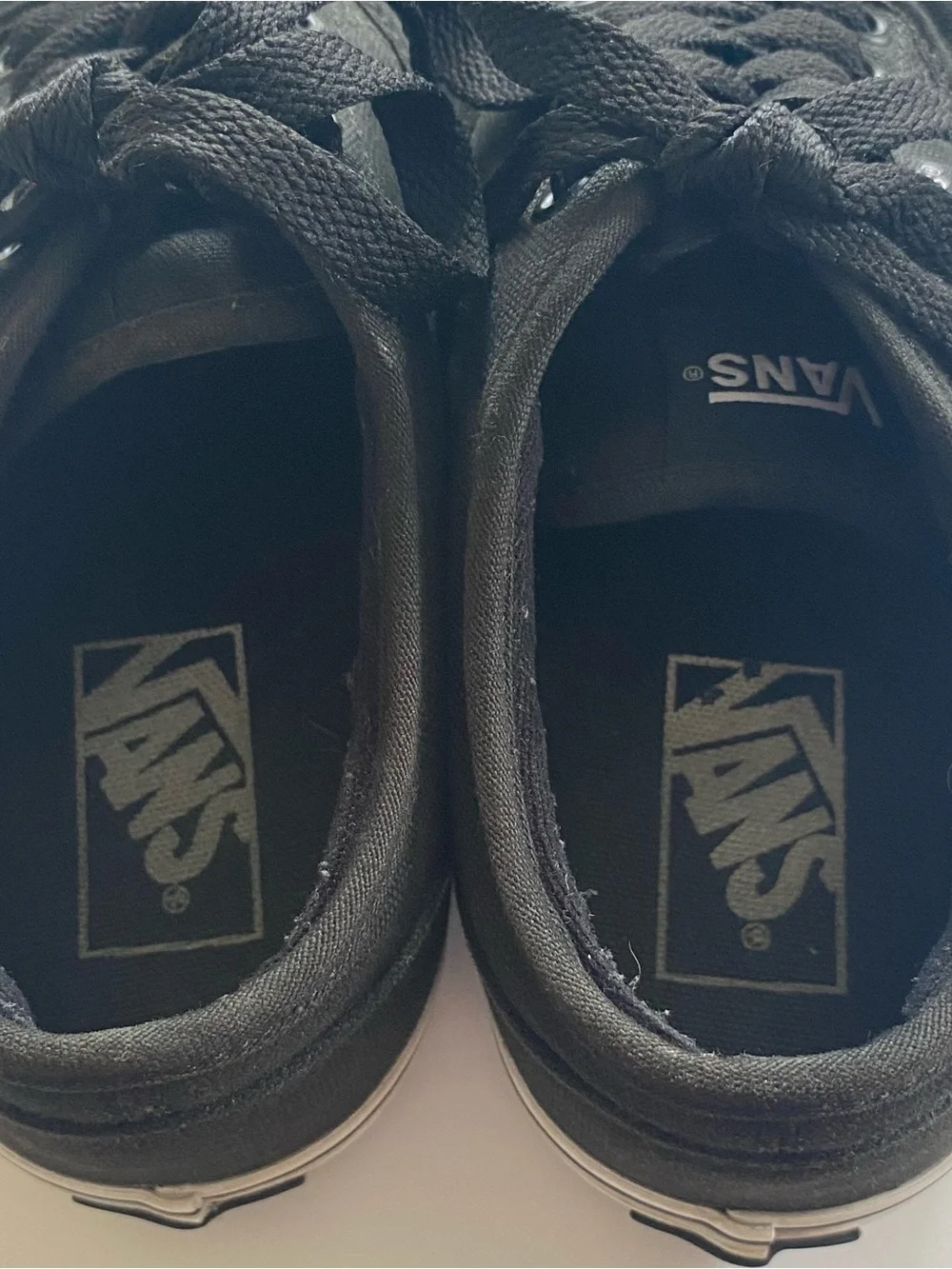 Vans Black Canvas Low-Top Lace-Up Sneakers mens 7 Womens 8.5 shoes